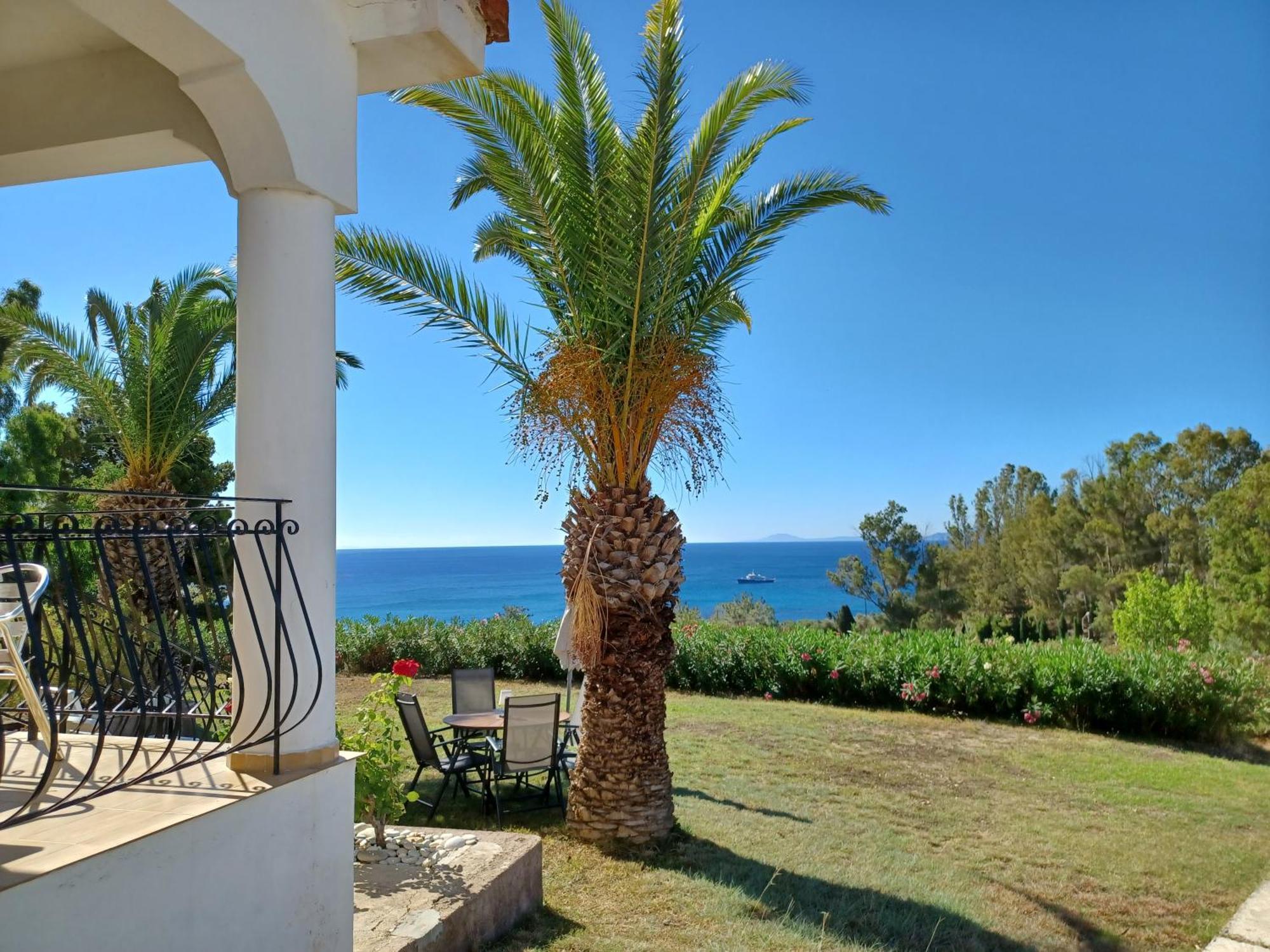 Nerissa Bungalow 2, Two Bedroom House With Sea View Spartia  Exterior photo