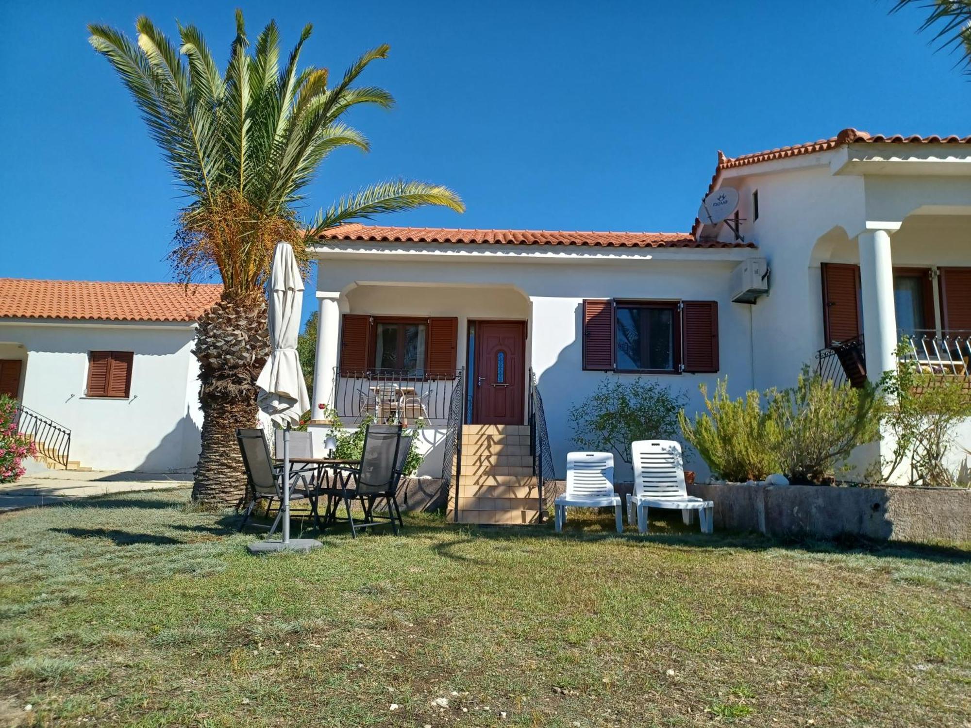 Nerissa Bungalow 2, Two Bedroom House With Sea View Spartia  Exterior photo